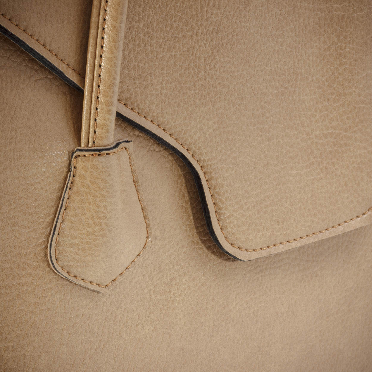 bolso cantabria_af camel_detalle